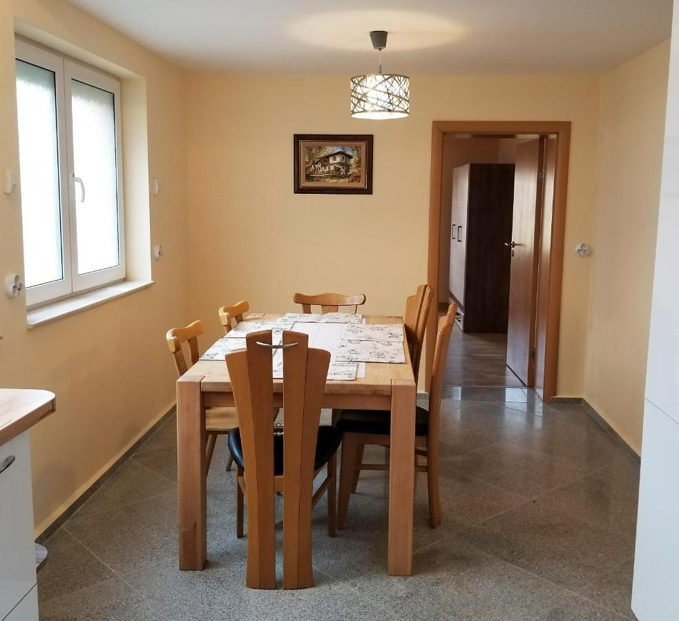 A Spacious 3 Bedroom Apartment In Bad Abbach/Regensburg Exterior photo