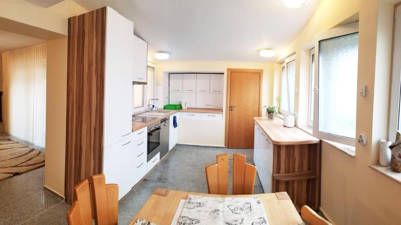 A Spacious 3 Bedroom Apartment In Bad Abbach/Regensburg Exterior photo